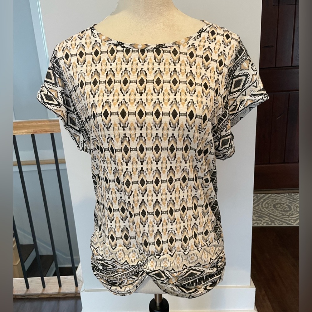 NWT LUCKY BRAND Geometric print top. Size S.